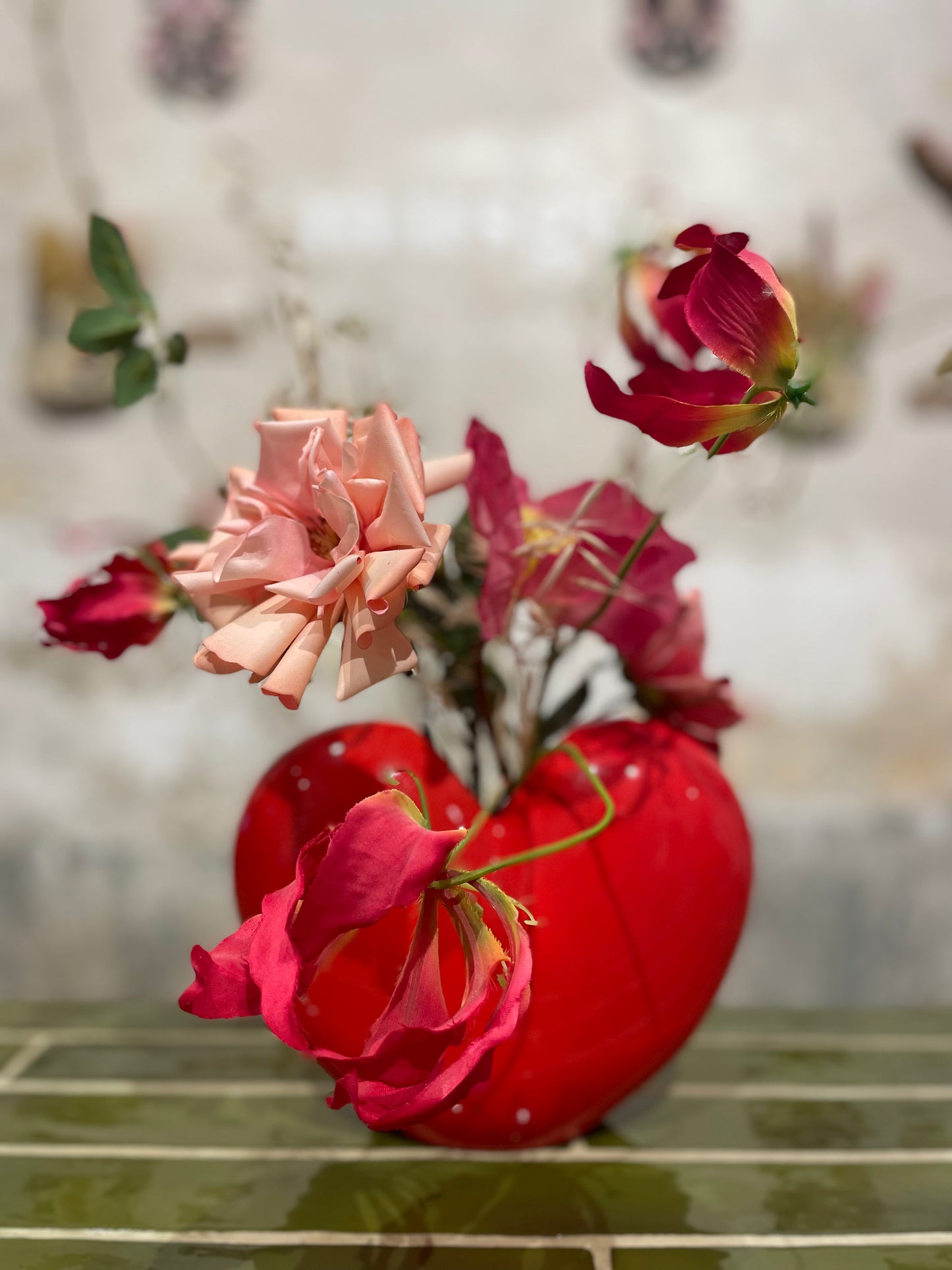 Valentine - Heart vase with artificial flowers