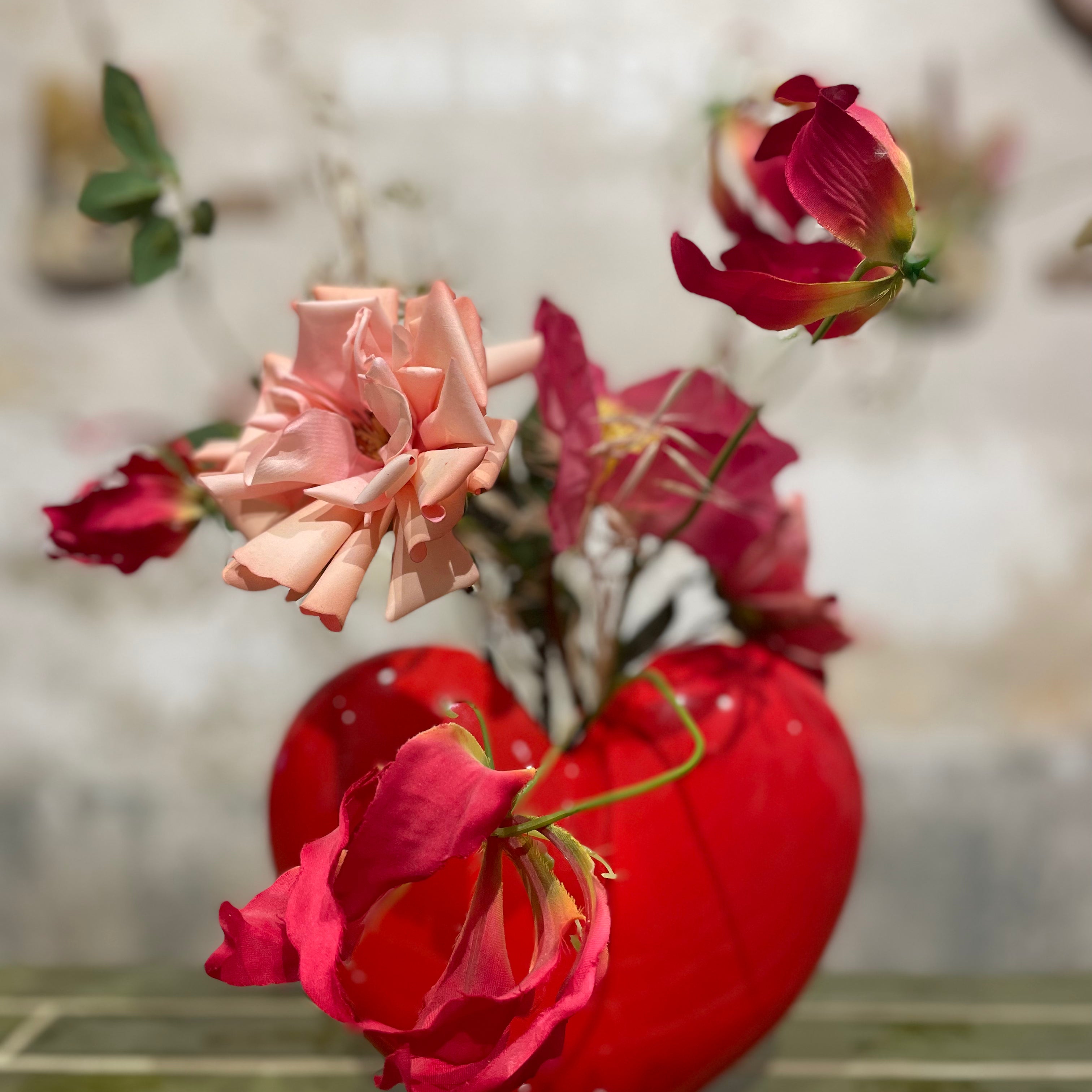 Valentine - Heart vase with artificial flowers