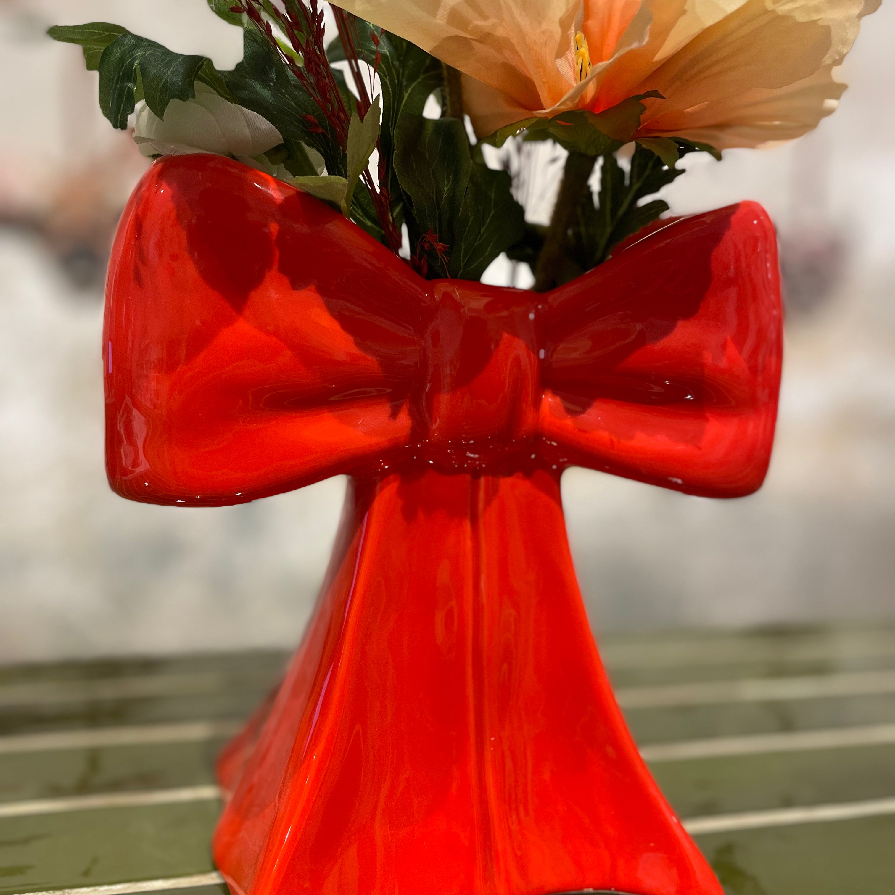 Valentine - Bow vase with artificial flowers