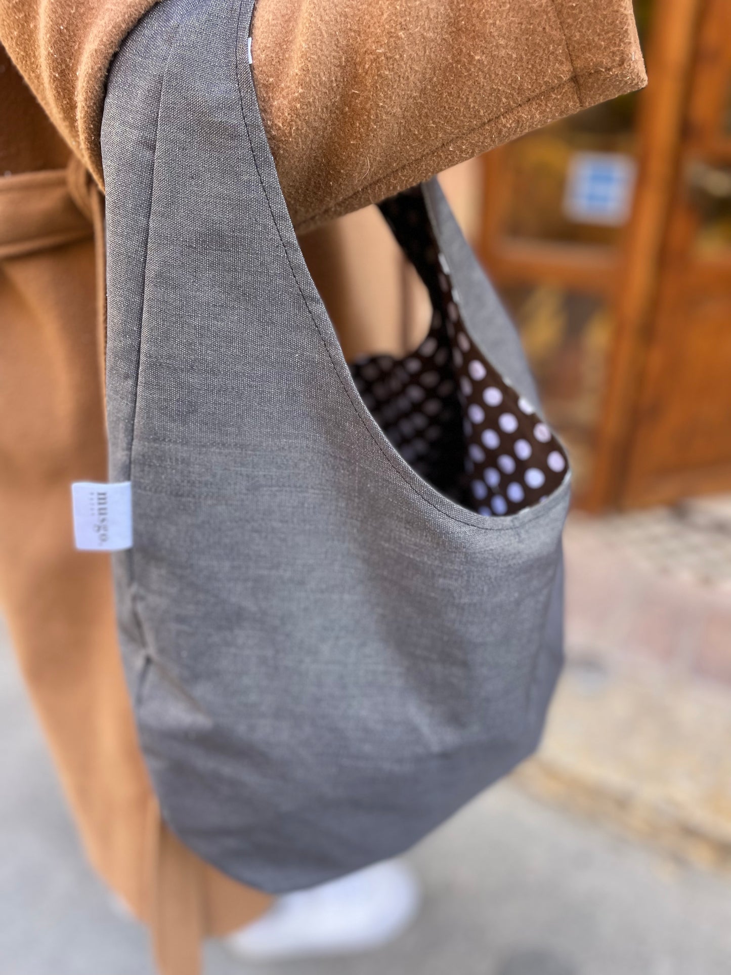 Bolso Hobo hecho a mano 'Gris con Lunares'